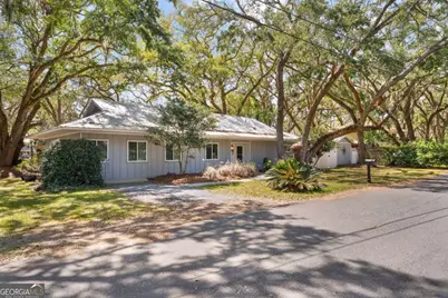 1915 Second Avenue, Saint Simons, GA 31522 - Photo 1