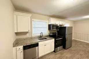 518 Hammett Dr, Decatur, GA 30032 - Photo 2