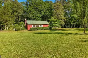 202 Catalina Dr, Martin, GA 30557 - Photo 1