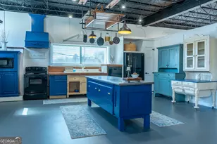 18 W Currahee St, Toccoa, GA 30577 - Photo 8