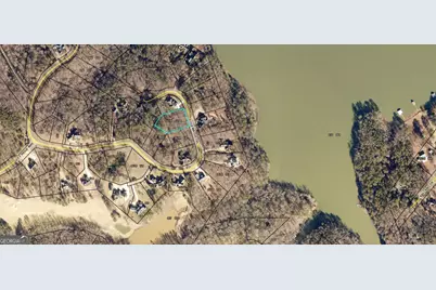 86 Edgewater Trail S, Toccoa, GA 30577 - Photo 2