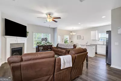 572 Brightleaf Circle, Hinesville, GA 31313 - Photo 4