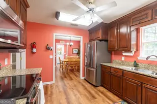 301 Willow Dr, Glennville, GA 30427 - Photo 10