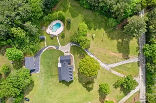 550 Davis Rd, Fayetteville, GA 30215 - Photo 2