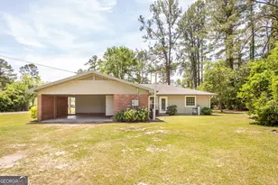 1114 Laurel St, Blackshear, GA 31516 - Photo 4