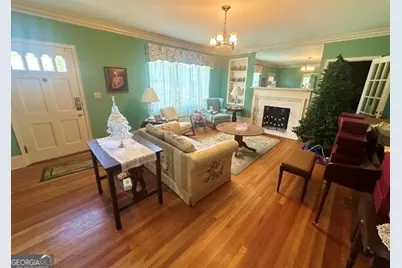 327 W Church Street, Swainsboro, GA 30401 - Photo 2