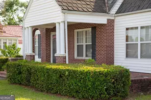 298 S Main St, Baxley, GA 31513 - Photo 1