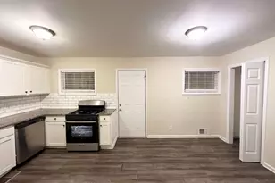 4366 Glenwood Pkwy, Decatur, GA 30032 - Photo 6