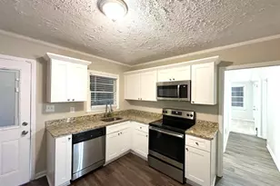 2239 Nelms Dr SW, Atlanta, GA 30315 - Photo 2