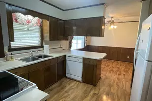 404 S Baker St, Glennville, GA 30427 - Photo 8