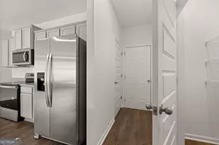 1410 Gray Branch Dr, Lawrenceville, GA 30045 - Photo 8