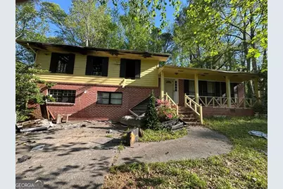 447 Martindale Court, Stone Mountain, GA 30088 - Photo 2