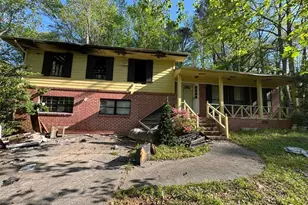 447 Martindale Ct, Stone Mountain, GA 30088 - Photo 2