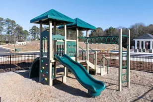 1402 Gray Branch Dr, Lawrenceville, GA 30045 - Photo 4