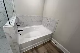 37 Creekside Cmns Dr, Hoschton, GA 30548 - Photo 8