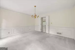 127 Roe Hampton Ln, Stone Mountain, GA 30087 - Photo 16