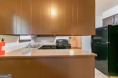 460 E Kildare Avenue NW, Atlanta, GA 30318 - Photo 10