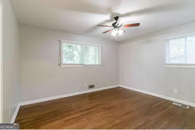 460 E Kildare Avenue NW, Atlanta, GA 30318 - Photo 18