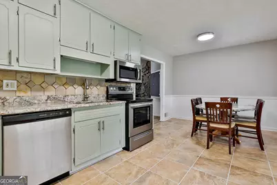 9138 Sunset Drive, Jonesboro, GA 30238 - Photo 12