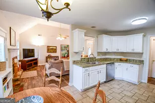 17 Kingsbrook Ln, Newnan, GA 30265 - Photo 12