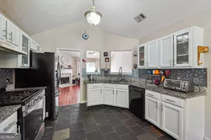 4920 Markim Forest Ln, Sugar Hill, GA 30518 - Photo 4