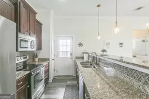 309 E 41st St, Savannah, GA 31401 - Photo 4