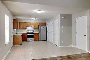 6630 Pole Creek Dr, Lithonia, GA 30058 - Photo 4