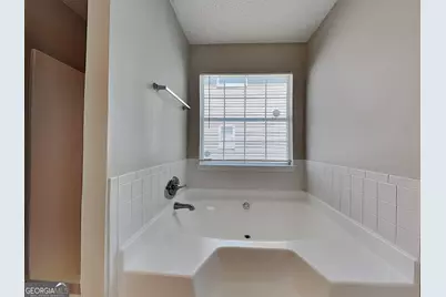 6630 Pole Creek Drive, Lithonia, GA 30058 - Photo 8