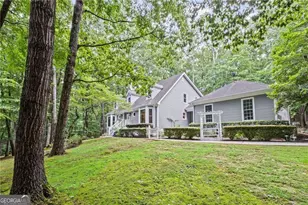 115 Leaf Lake Dr, Suwanee, GA 30024 - Photo 2