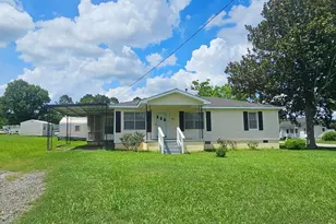 1055 Scruggs Cir, Bartow, GA 30413 - Photo 2