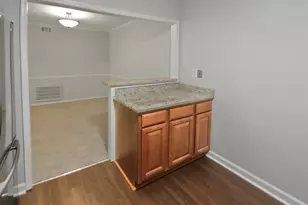 501 Vicksburg Pl, Sandy Springs, GA 30350 - Photo 12