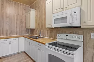 245 Atlanta St, Barnesville, GA 30204 - Photo 24