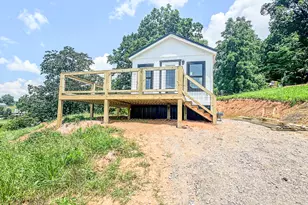 527 Saunders Rd, Franklin, NC 28735 - Photo 2
