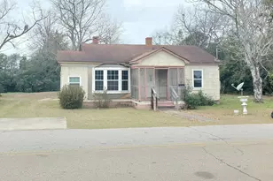 219 Cypress St, Sandersville, GA 31082 - Photo 2