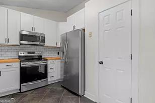 1052 Phantom Terrace, Hinesville, GA 31313 - Photo 12