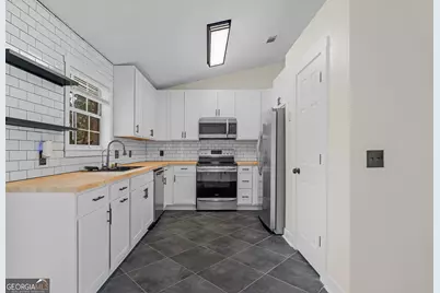 1052 Phantom Terrace, Hinesville, GA 31313 - Photo 10