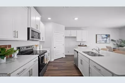 1030 Lakes Boulevard, Brunswick, GA 31525 - Photo 8