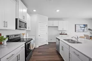 1030 Lakes Blvd, Brunswick, GA 31525 - Photo 8