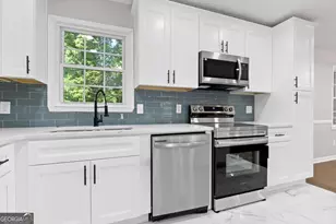 353 Old Rosser Rd, Stone Mountain, GA 30087 - Photo 12