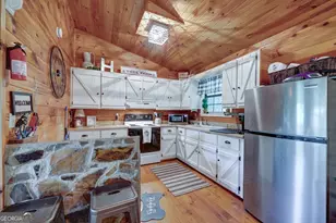 705 Hickory Dr, Mineral Bluff, GA 30559 - Photo 10