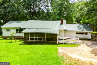 100 Redwine Drive, Newnan, GA 30263 - Photo 1