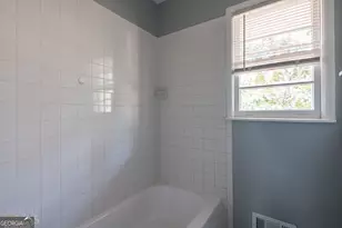 4085 Kenora Dr SW, Atlanta, GA 30331 - Photo 18