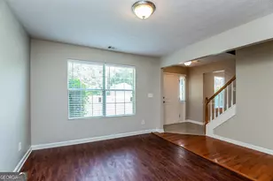 1305 Sandybrook Ct, Lithonia, GA 30058 - Photo 4