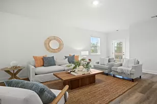 1046 Lakes Blvd, Brunswick, GA 31525 - Photo 12