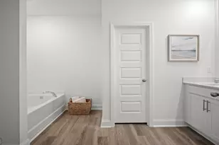 1046 Lakes Blvd, Brunswick, GA 31525 - Photo 16