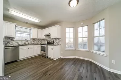 130 W Village Court, Riverdale, GA 30296 - Photo 8