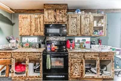 131 Mill Creek Lane, Jesup, GA 31545 - Photo 8