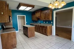 318 Lovorn Cir, Warner Robins, GA 31088 - Photo 4