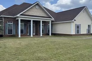 318 Lovorn Cir, Warner Robins, GA 31088 - Photo 2