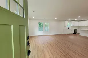 307 Poplar St, Hogansville, GA 30230 - Photo 2